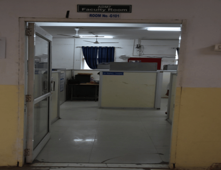 UEM Jaipur Faculty Seating photo 3